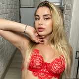 blondyaria from onlyfans