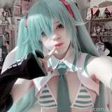 791465697405313024 from fansly