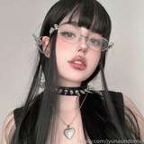 429396919194755072 from fansly